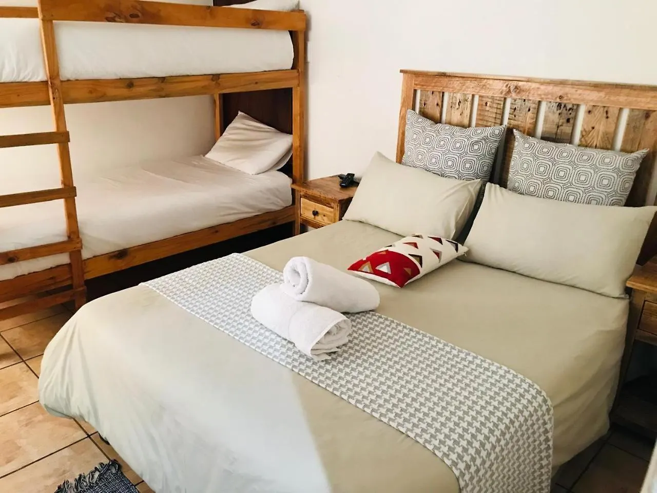 Maison d'hôtes Meljaa Group Guesthouse Le Cap
